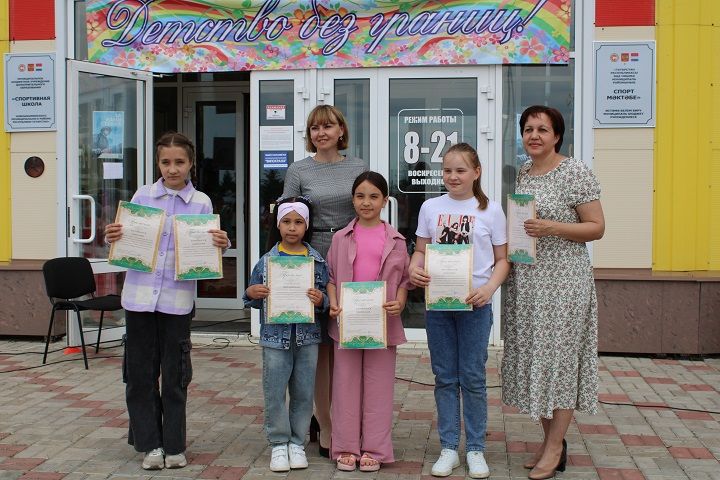 «Чиксез балачак», яки балалар өчен «Күбекле бәйрәм» (фоторепортаж)