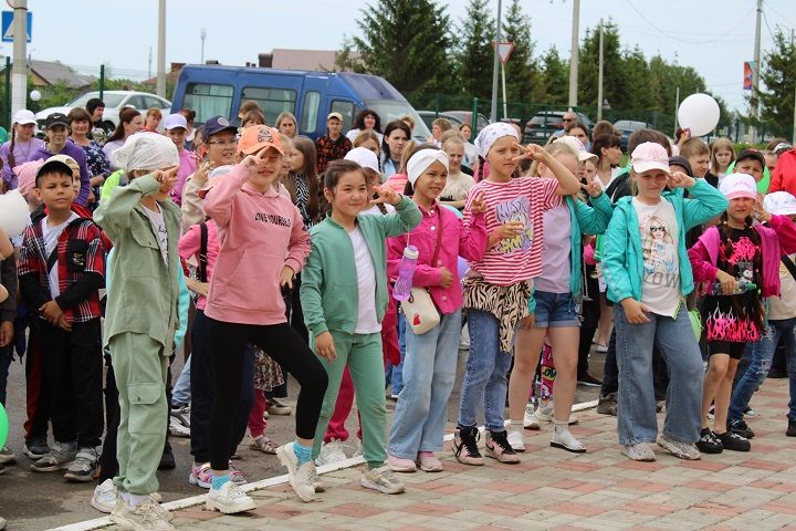 «Чиксез балачак», яки балалар өчен «Күбекле бәйрәм» (фоторепортаж)