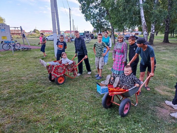 Играй, сияй, Питрау!