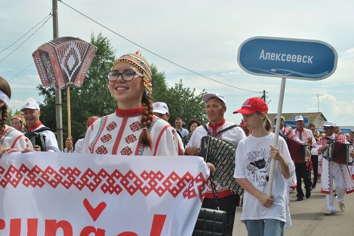 С  фестиваля чувашского народного творчества «Выля, хут купӑс!», посвященного памяти  Петра  Носкова