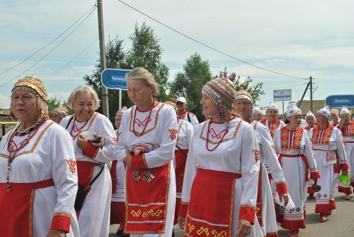 С  фестиваля чувашского народного творчества «Выля, хут купӑс!», посвященного памяти  Петра  Носкова