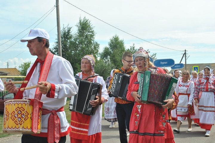 С  фестиваля чувашского народного творчества «Выля, хут купӑс!», посвященного памяти  Петра  Носкова