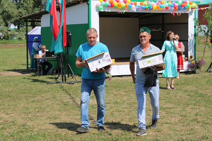 21 июльдә Әдәмсә авылында җирле храмның 150 еллыгы уңаеннан тантаналы чара узды (фоторепортаж)