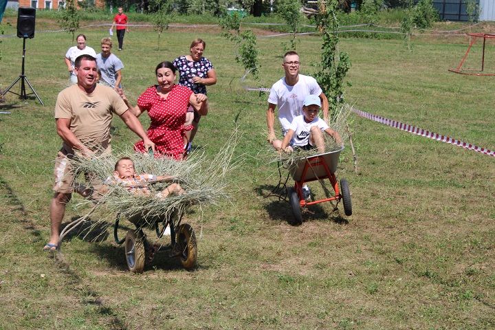 21 июльдә Әдәмсә авылында җирле храмның 150 еллыгы уңаеннан тантаналы чара узды (фоторепортаж)