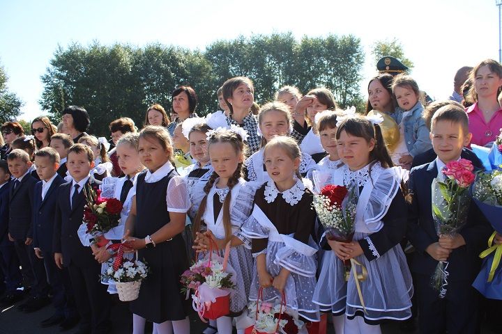 Новый учебный год стартовал в Новошешминской гимназии (фоторепортаж)