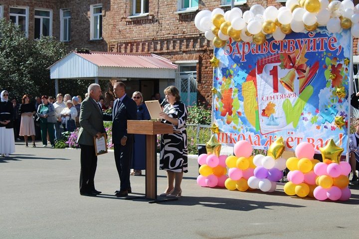 Новый учебный год стартовал в Новошешминской гимназии (фоторепортаж)