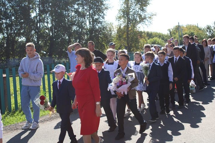 Новый учебный год стартовал в Новошешминской гимназии (фоторепортаж)