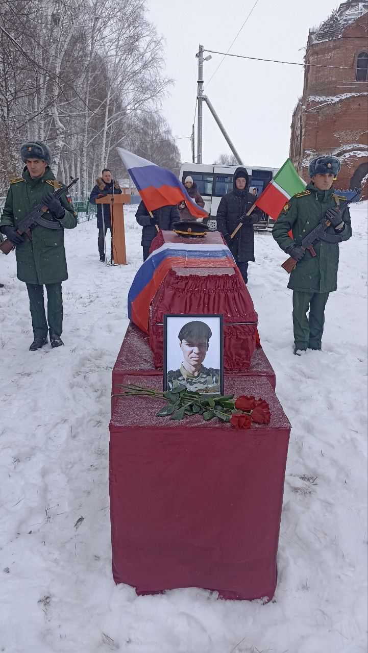 В Слободе Екатерининской простились с бойцом, погибшим в зоне СВО