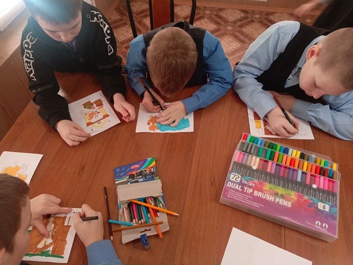 В Шахмайкинском музее прошёл Пушкинский час «Раскрасим сказки Пушкина»