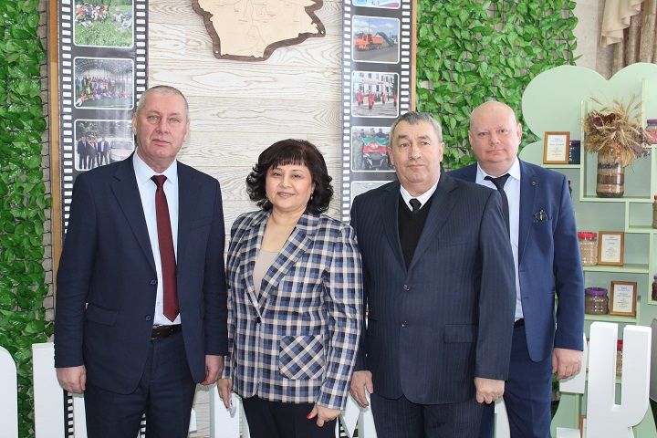 В Новошешминске состоялось 52-е отчетное заседание Совета района (фоторепортаж)