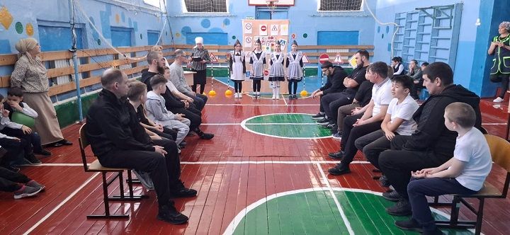 В Шахмайкинской школе прошли конкурсы-соревнования, посвященные правилам дорожного движения