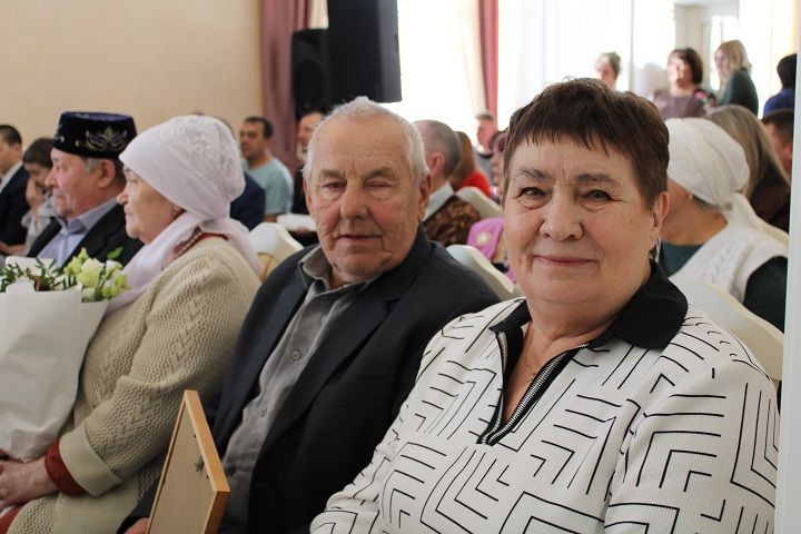 ЗАГСта биш алтын һәм бер сапфир туй үткәрелде