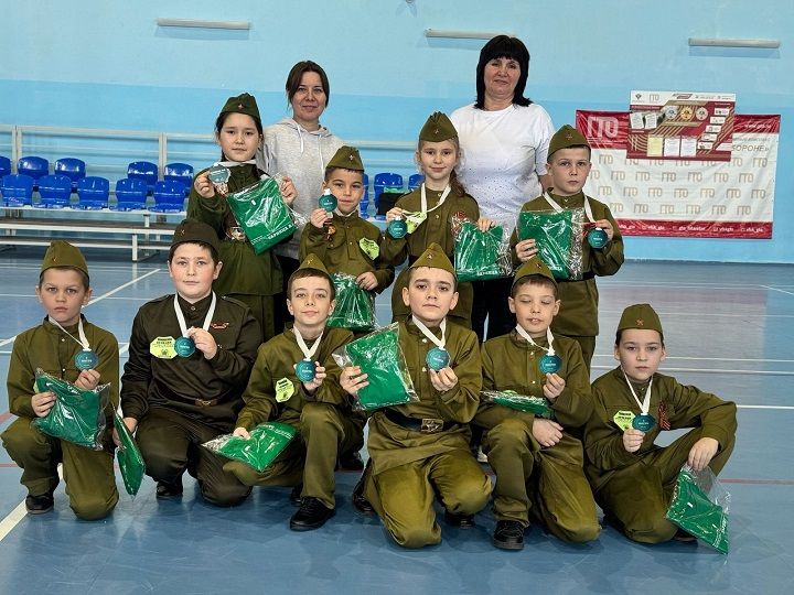 В Новошешминске прошла военно-патриотическая игра «Зарница»