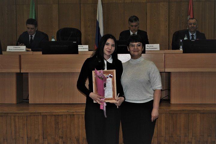 В Новошешминске Почетными грамотами наградили лучших работников здравоохранения по итогам 2024 года