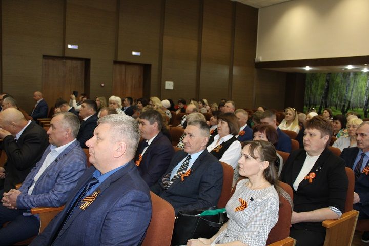 На заседании Совета района наградили достойных новошешминцев (фоторепортаж)