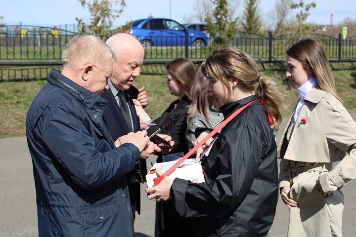 В Новошешминске открыли мемориальную доску Александру Орлову (фоторепортаж)