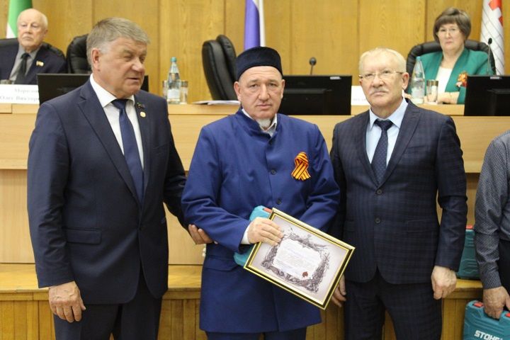 На заседании Совета района наградили достойных новошешминцев (фоторепортаж)