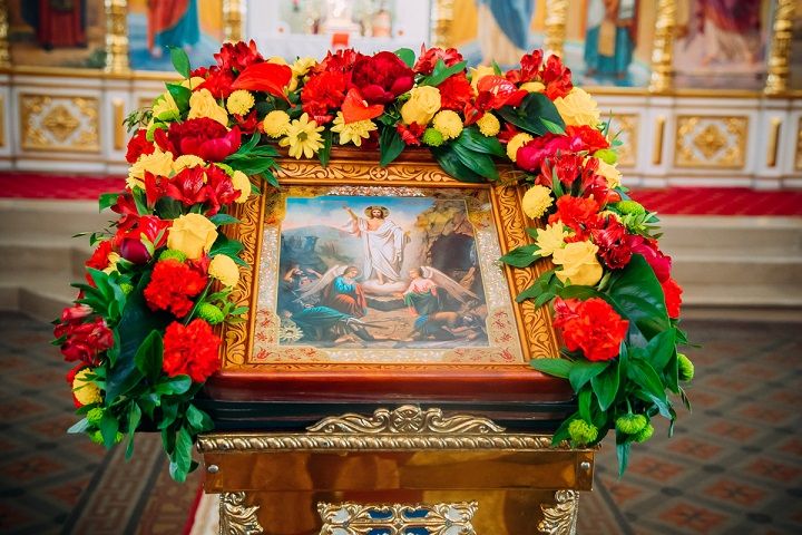 Епископ Пахомий поздравляет православных новошешминцев с праздником Пасхи