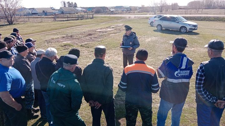 В Шахмайкинском сельском поселении провели техосмотр тракторов у частников