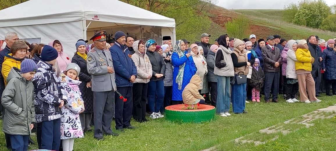 В селе Шахмайкино открыли Парк памяти и стелу участникам войны(фоторепортаж, видео)