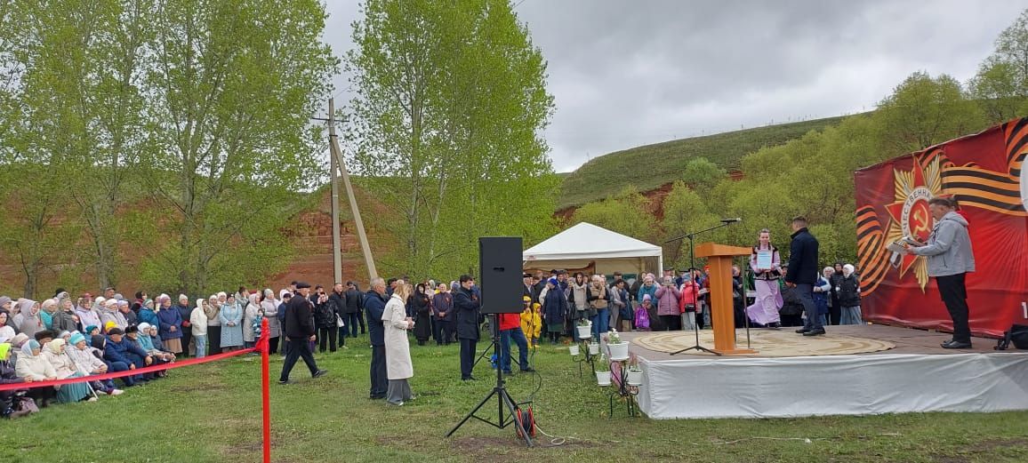 В селе Шахмайкино открыли Парк памяти и стелу участникам войны(фоторепортаж, видео)