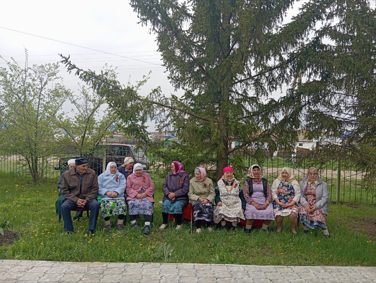 80 лет Великой Победе: в селе Простые Челны почтили подвиг тружеников тыла и ветеранов