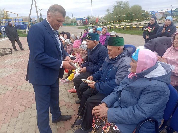 В селе Акбуре торжественно отметили юбилей Победы