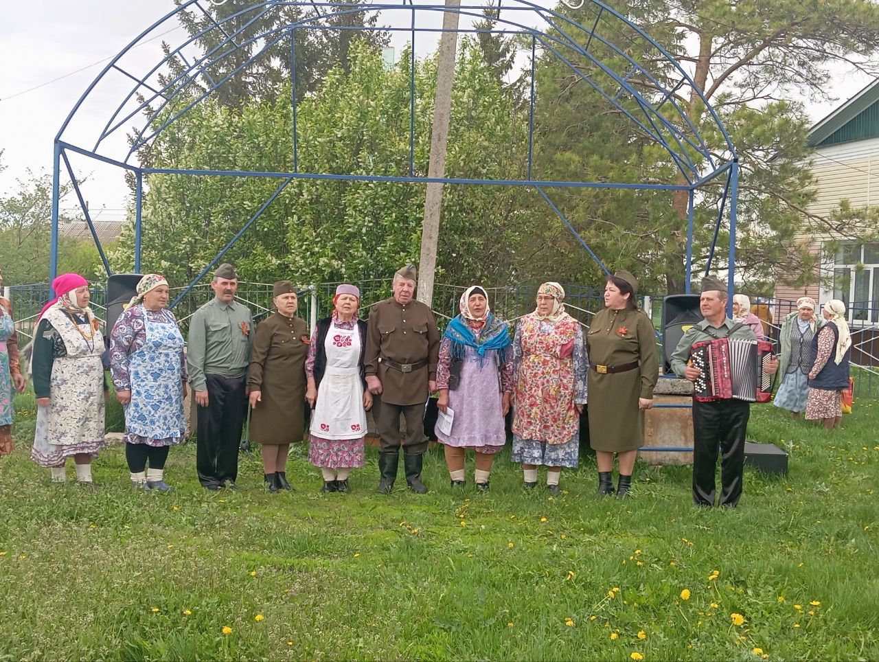 80 лет Великой Победе: в селе Простые Челны почтили подвиг тружеников тыла и ветеранов