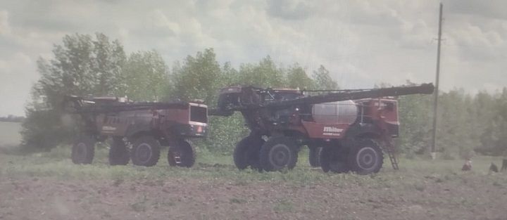 На полях Новошешминского района идет защита растений