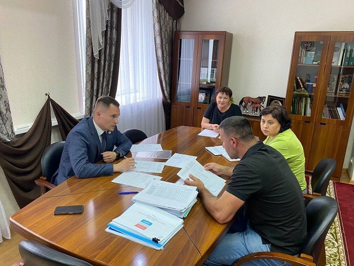 Егор Тарнавский провел личный прием жителей Новошешминского района