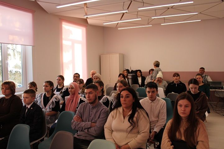 Крепка Россия своими сынами