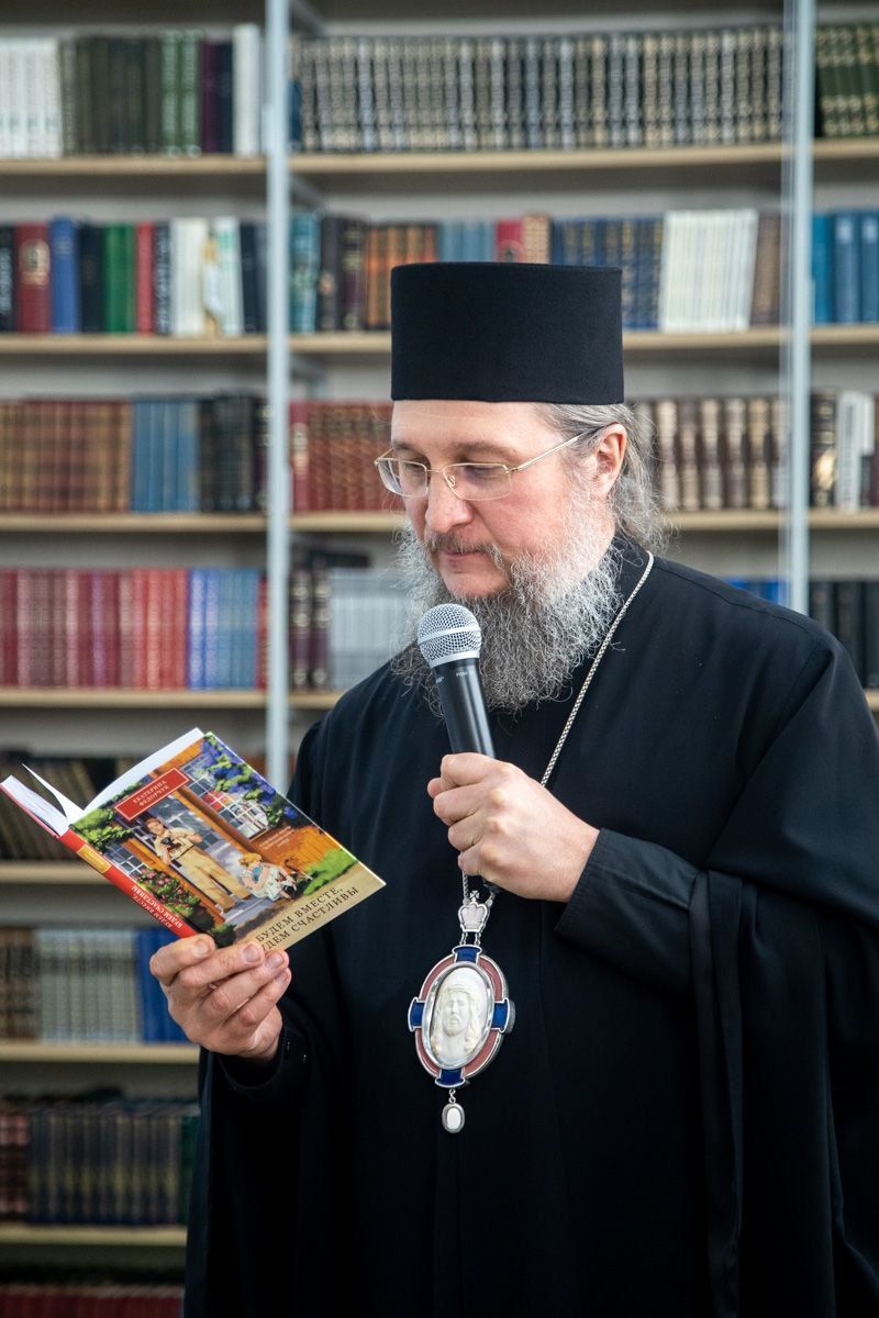 Епископ Пахомий поздравляет новошешминцев с Днем православной книги