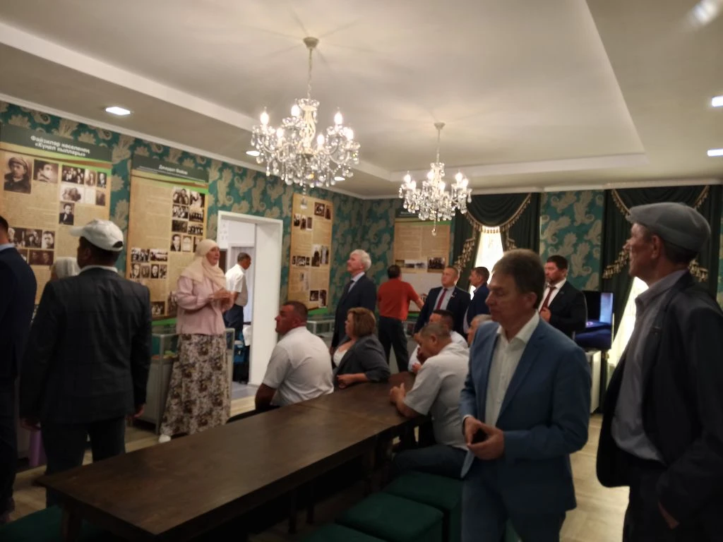 Бүген Музейлар көнендә Шахмай авылы Мирхәйдәр Фәйзи музее 300 кешелек  делегацияне кабул итте
