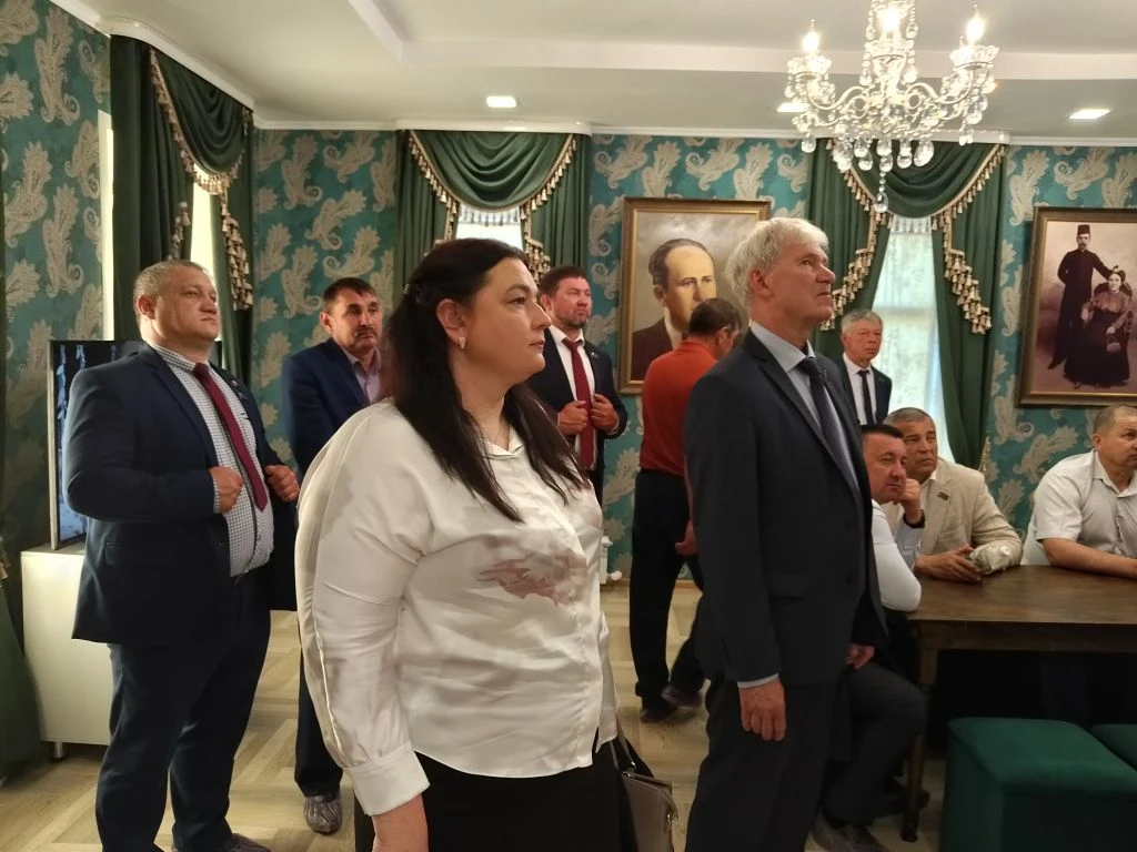 Бүген Музейлар көнендә Шахмай авылы Мирхәйдәр Фәйзи музее 300 кешелек  делегацияне кабул итте