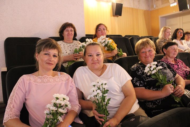 В Новошешминском районном Доме культуры прошло торжественное мероприятие, посвящённое Дню медицинского работника