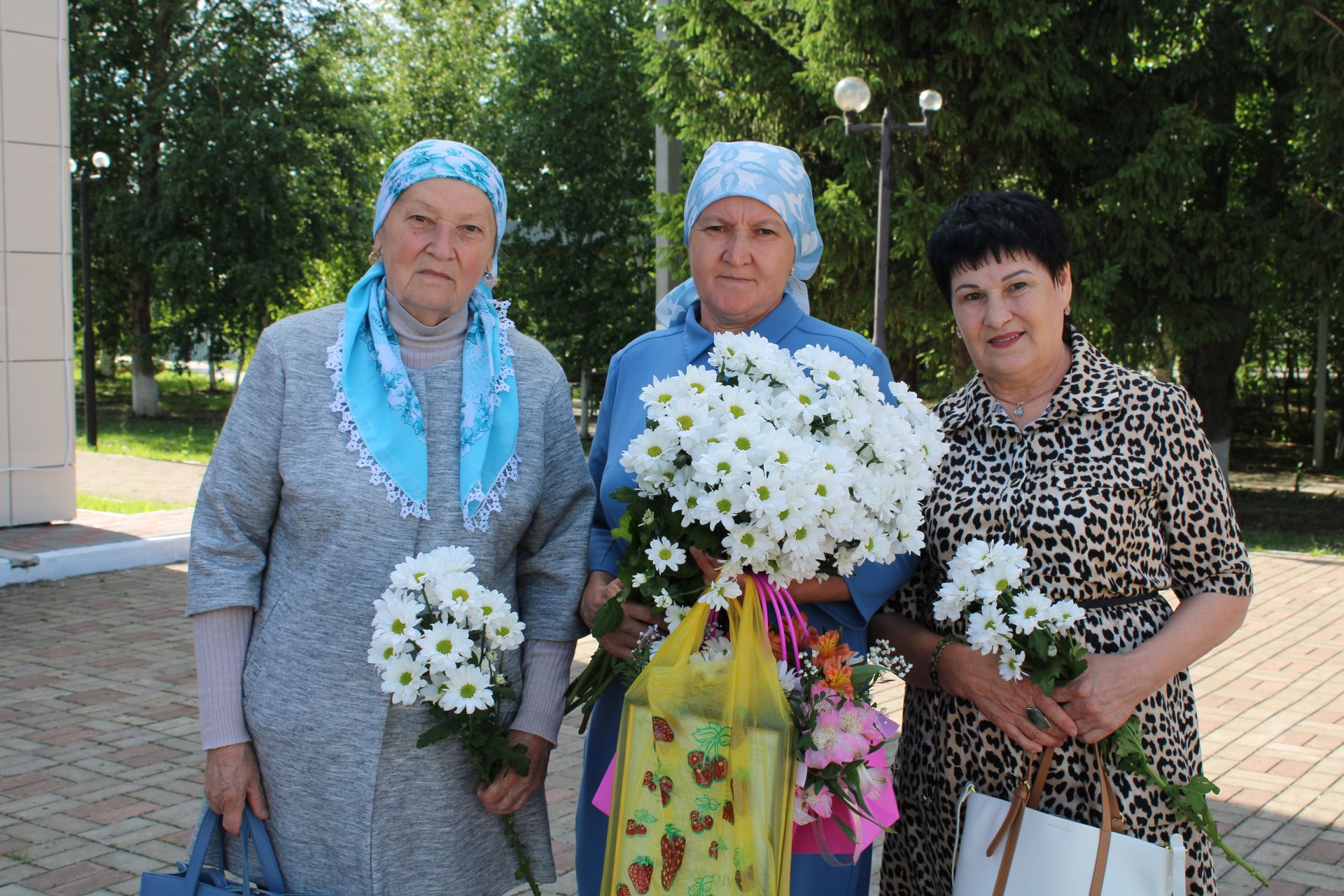 «Ангелы в белых халатах»: в Новошешминске чествовали героев медицины