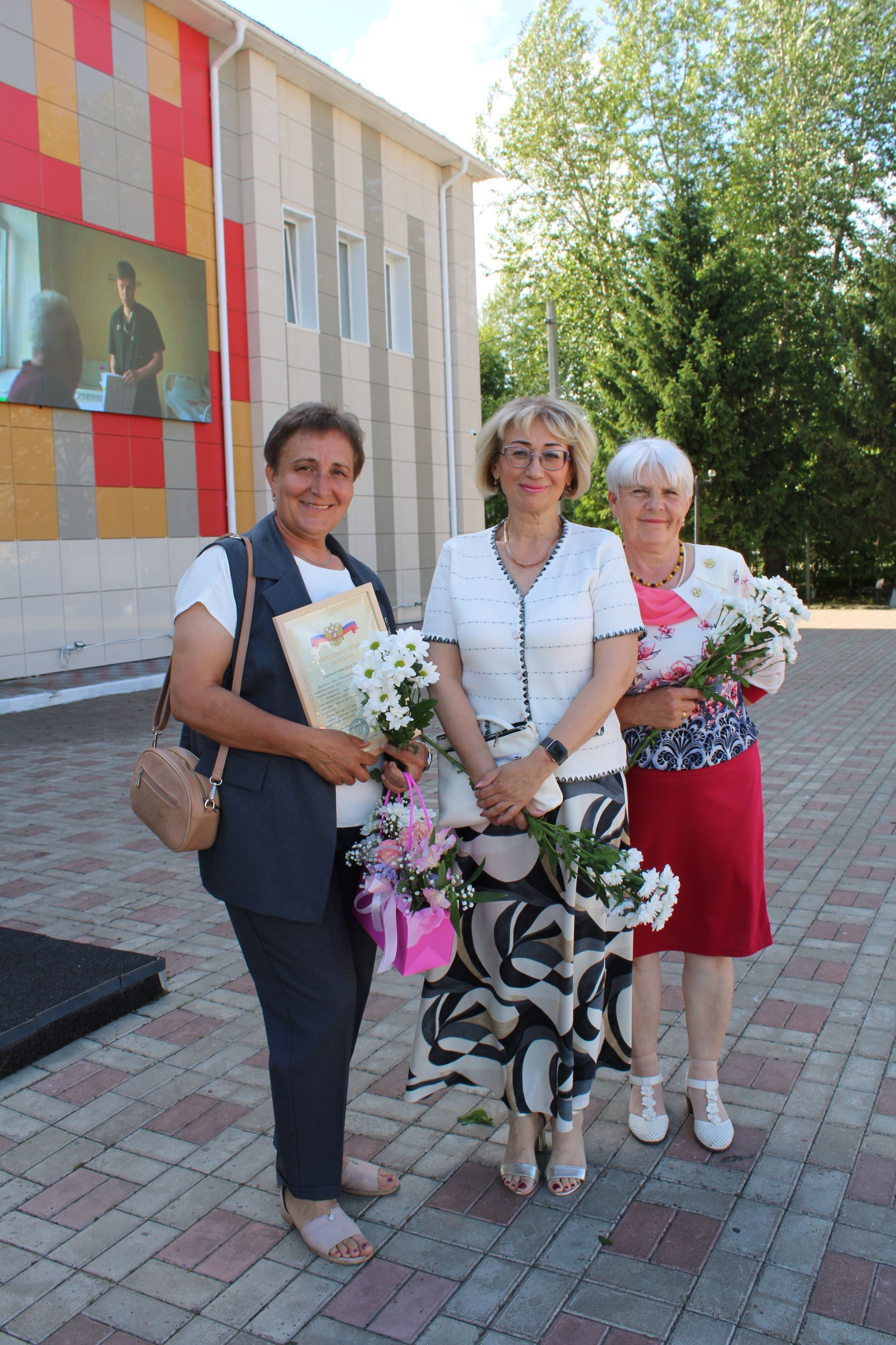 «Ангелы в белых халатах»: в Новошешминске чествовали героев медицины