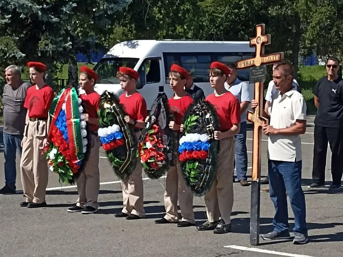 Новошешминцы проводили в последний путь своего земляка — Полякова Алексея Александровича