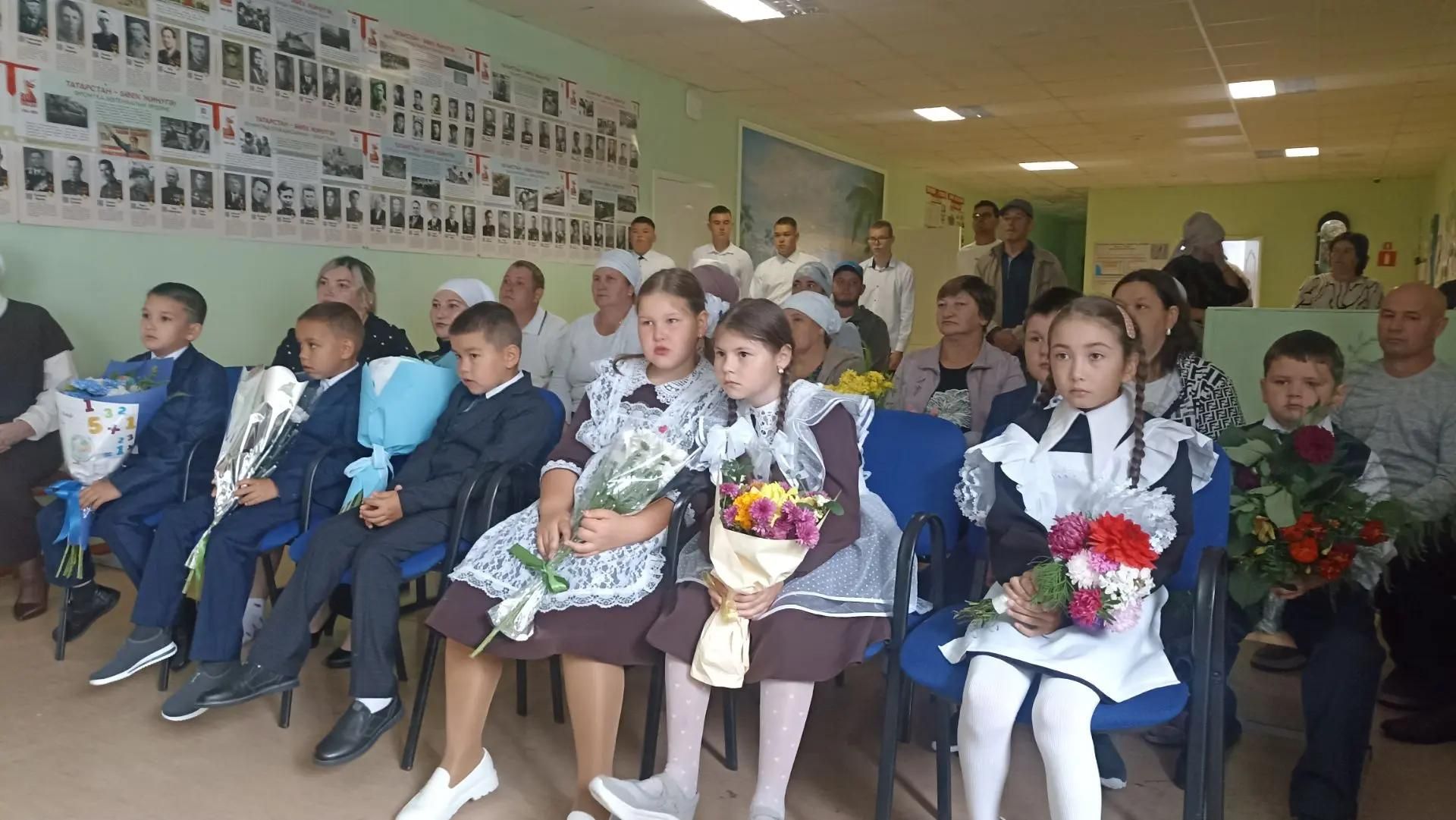 В Акбуринской школе прошел День знаний