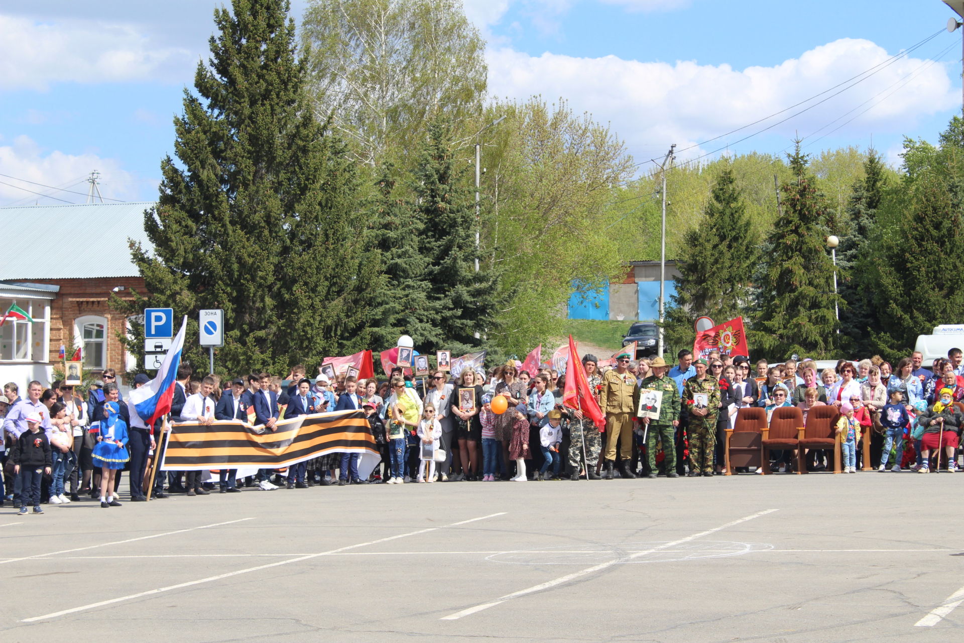 9 мая в Новошешминске прошла акция «Бессмертный полк» и митинг в честь 76-ой годовщины Великой Победы