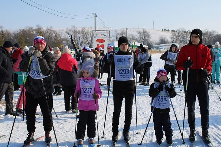 18 февраля в Новошешминске прошли массовые старты “Лыжня России 2023” (фоторепортаж)