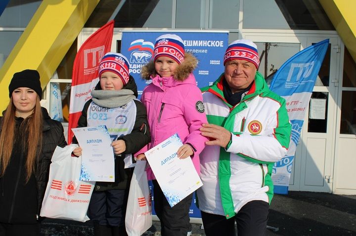 18 февраля в Новошешминске прошли массовые старты “Лыжня России 2023” (фоторепортаж)