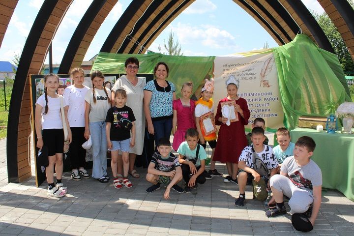 6 июня в парке за Новошешминской ДШИ прошел «Пушкинский день» (фоторепортаж)