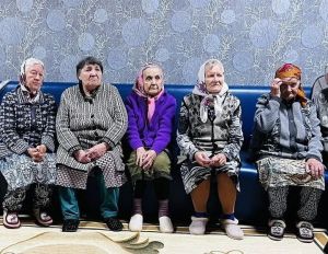 Идет декада пожилых людей