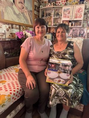 Память в нотах: депутат навестила в день юбилея неутомимую артистку