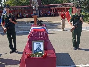Новошешминцы проводили в последний путь своего земляка — Полякова Алексея Александровича