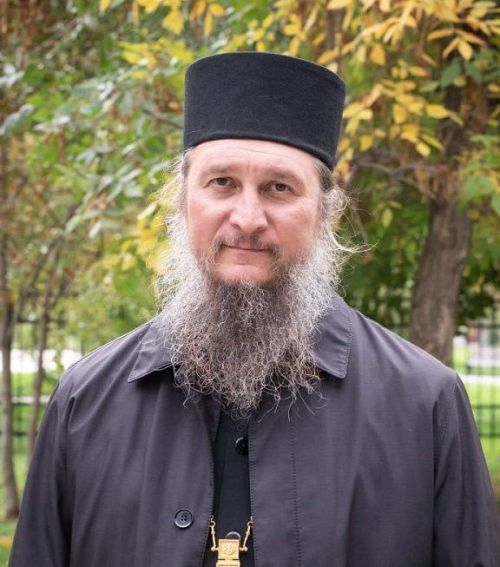 Епископ Пахомий поздравляет учащихся новошешминцев с Днем знаний