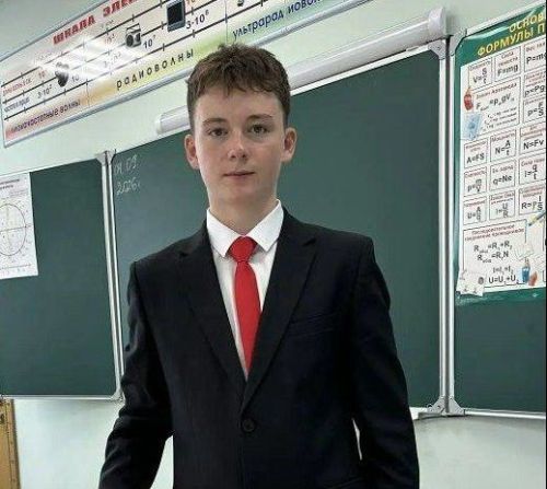 Школьник Костя Главнов из Утяшкино превращает груду проводов в живые механизмы