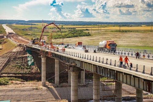 Коллектив ООО «Мостовик» поздравляет коллег с профессиональным праздником - Днём работников дорожного хозяйства!
