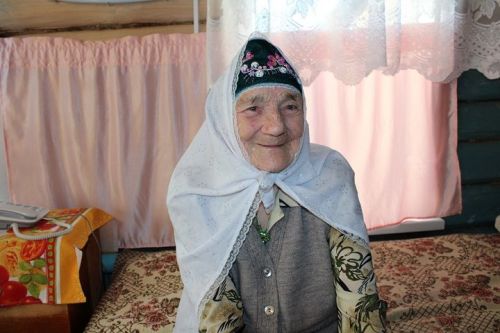 Стойкая и жизнерадостная бабушка живет в селе Чертушкино